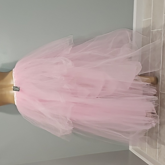 Pink long tutu skirt adult size one size - Picture 3 of 6